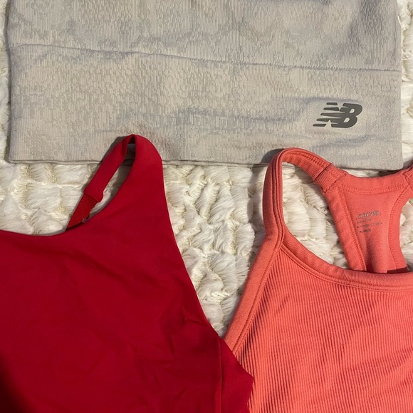 3 Sports Bra/Cropped Workout Top - Picture 3 of 3